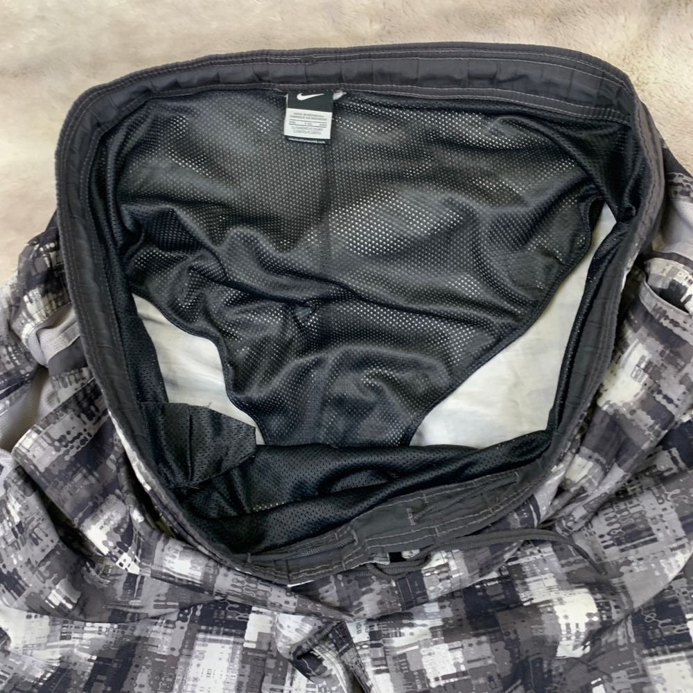 Nike Mens Grey Black Abstract Glitch Print Swim Trunks Board Shorts Size XXL - Picture 10 of 14
